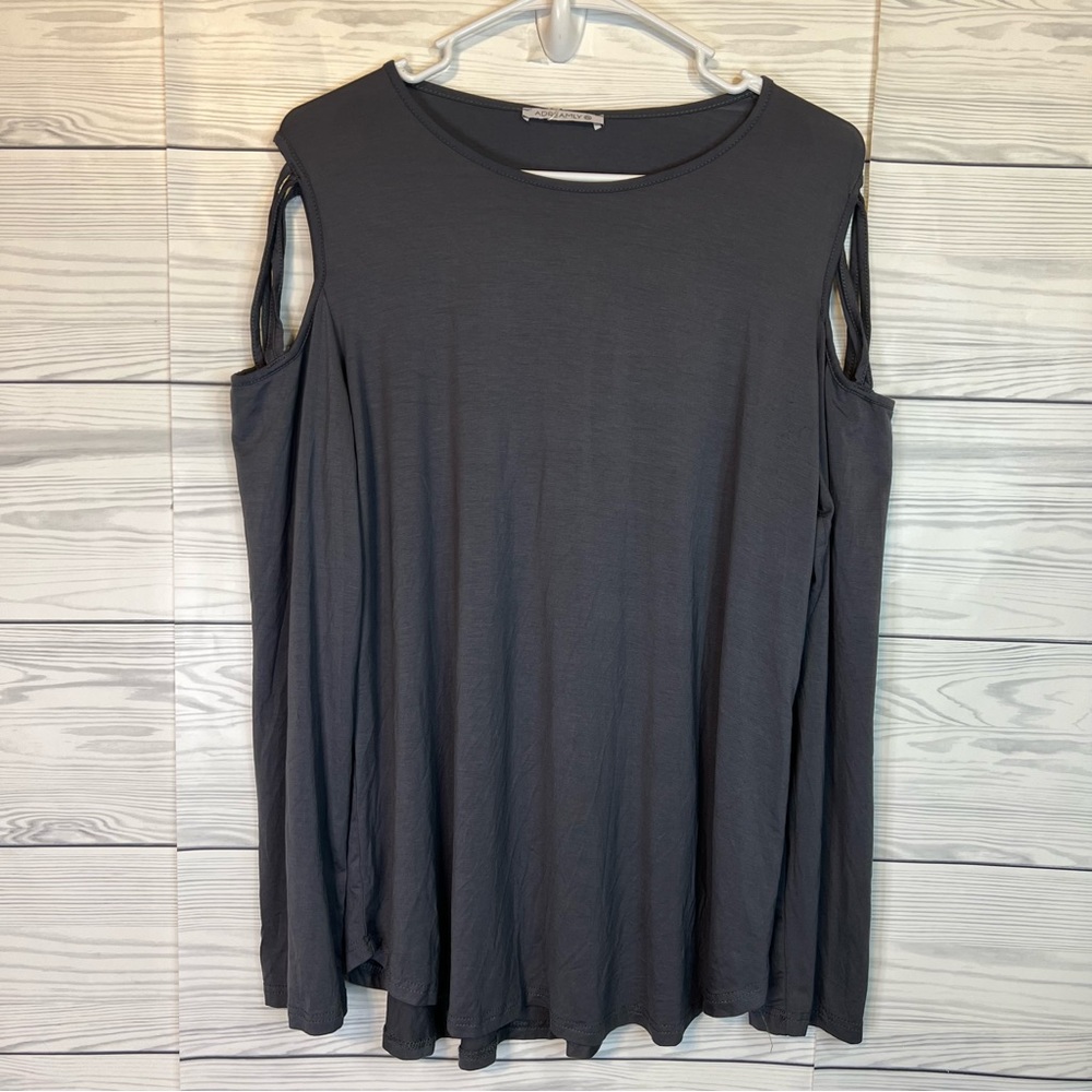 Size 2X   Adreamly long sleeve top